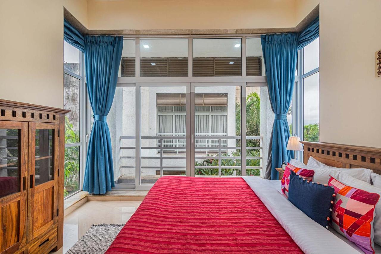 Sierra Skies By Stayvista - A Mountain-View Villa Featuring A Rooftop Swimming Pool, Jacuzzi, Turf, And A Gym For An Elevated Stay ロナバラ エクステリア 写真